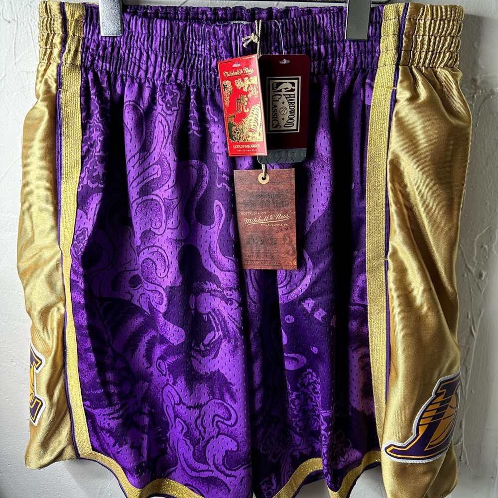 Los Angeles Lakers NBA Mitchell & Ness Purple Gold Mens Shorts Size L NWT